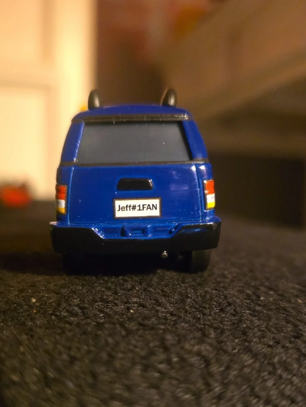 Disney Pixar Cars Clutch Foster 1:55 Diecast Car